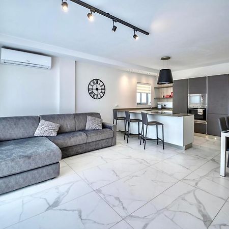 Seaside Luxury Apartment セント・ポールズ・ベイ エクステリア 写真