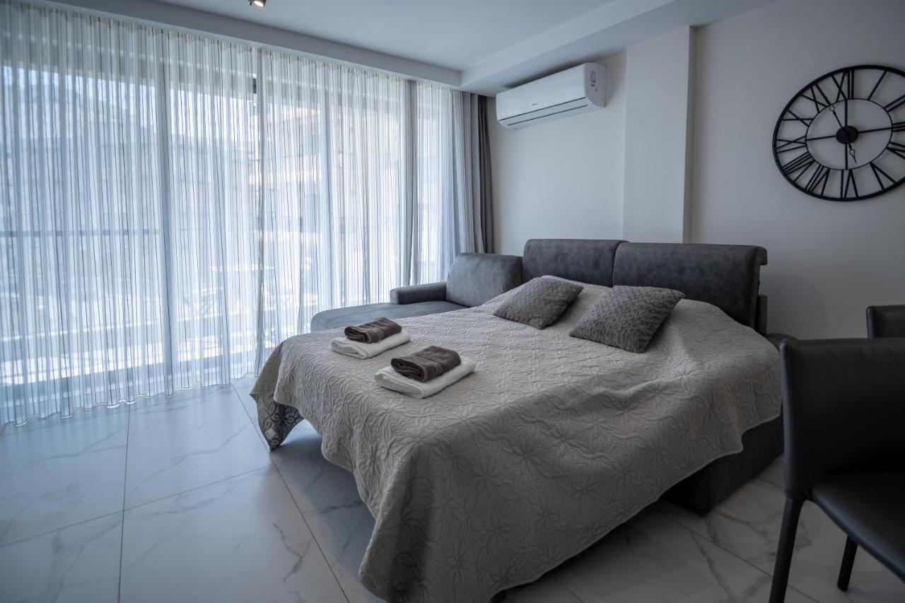 Seaside Luxury Apartment セント・ポールズ・ベイ エクステリア 写真